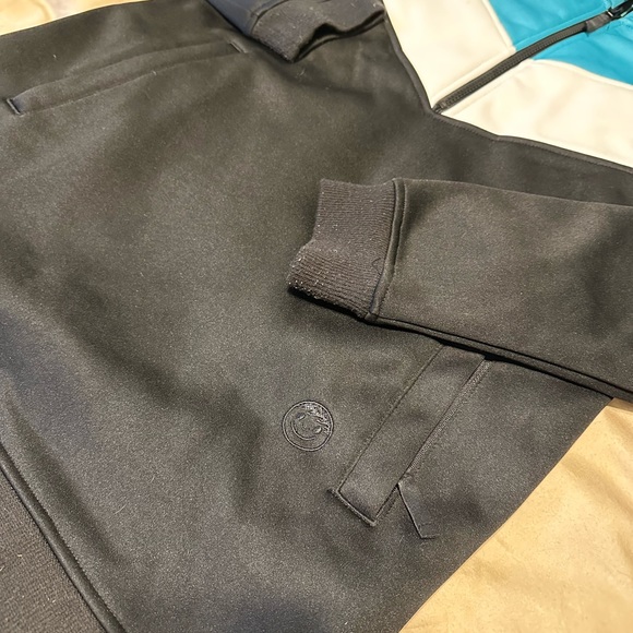 Neff hooded women’s snowboard ski jacket shell - Picture 2 of 3